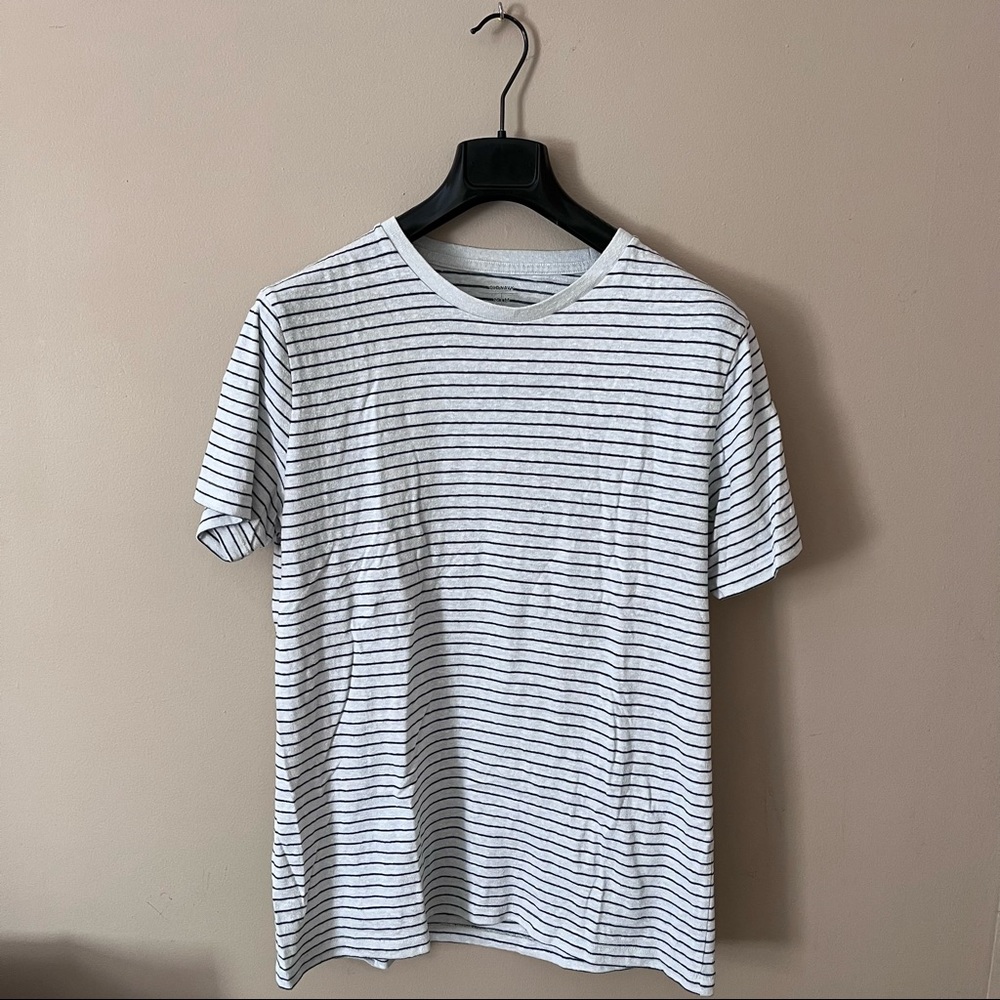 Old Navy Men's T-shirt -- Off-white w/ Thin Navy Stripes